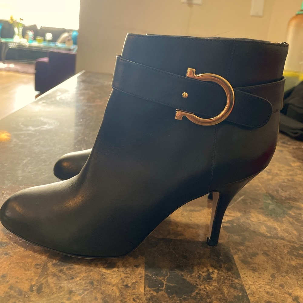Women Ferragamo black short boots